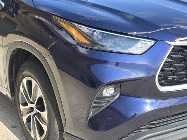 used 2024 Toyota Highlander car, priced at $34,390