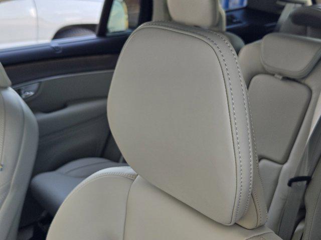 new 2026 Volvo XC90 car, priced at $75,155