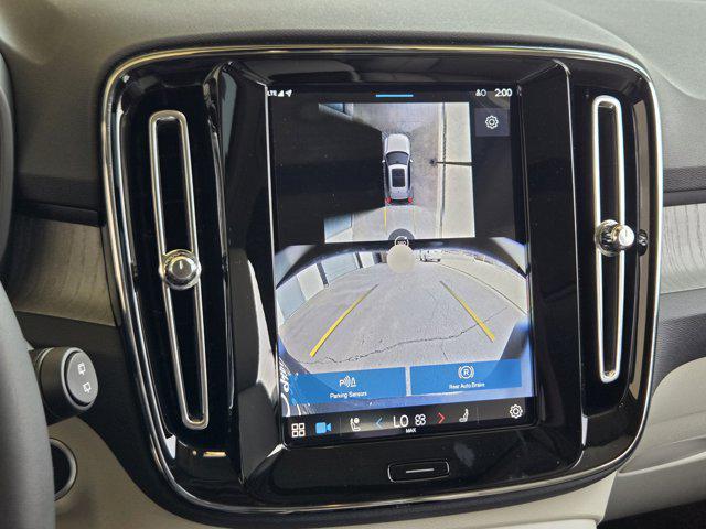 new 2025 Volvo XC40 car, priced at $49,460