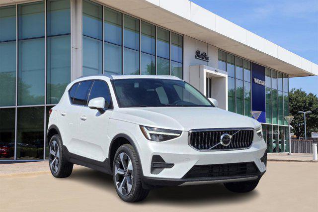 new 2025 Volvo XC40 car, priced at $45,465