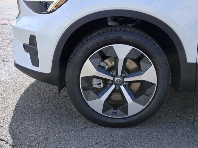new 2025 Volvo XC40 car, priced at $45,465