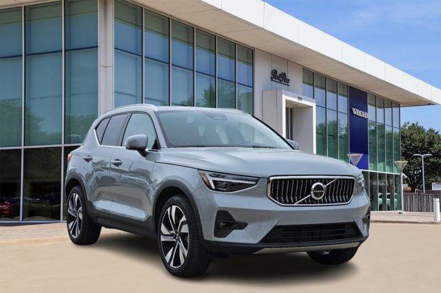 used 2024 Volvo XC40 car