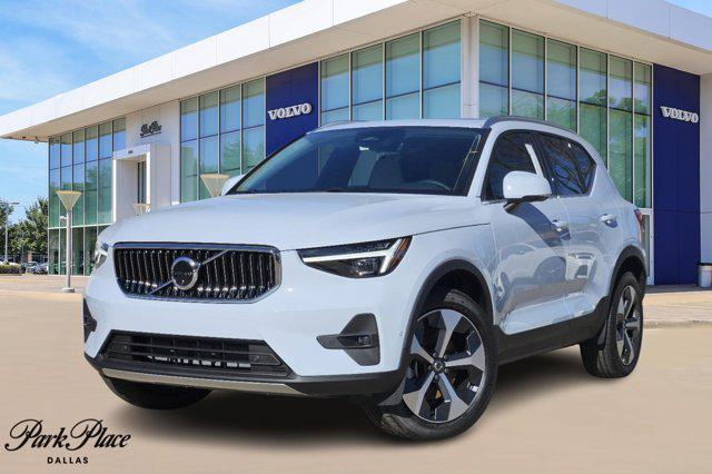 new 2025 Volvo XC40 car, priced at $47,695