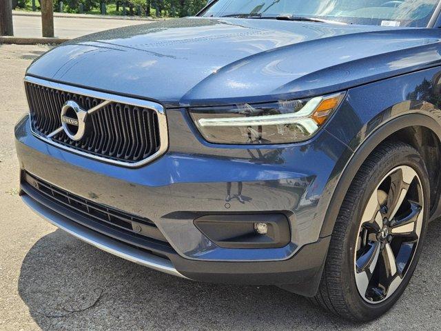 used 2021 Volvo XC40 car, priced at $30,491