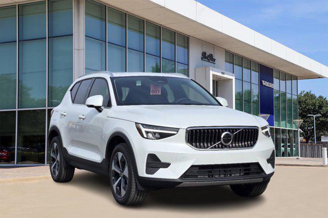 new 2025 Volvo XC40 car, priced at $45,465