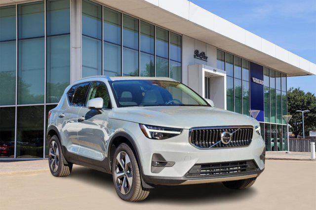 new 2025 Volvo XC40 car, priced at $47,765