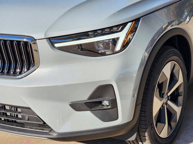 new 2025 Volvo XC40 car, priced at $47,765