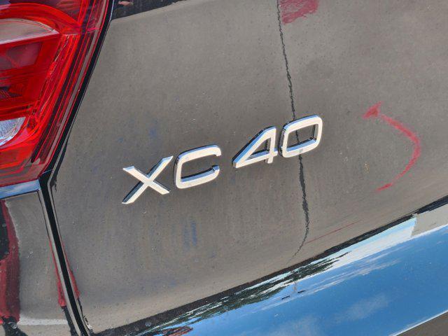 new 2025 Volvo XC40 car, priced at $46,015