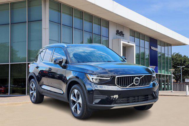 new 2025 Volvo XC40 car, priced at $46,015