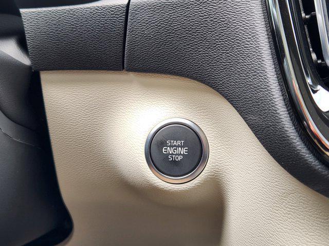 new 2025 Volvo XC40 car, priced at $55,415