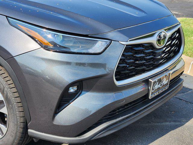 used 2023 Toyota Highlander car, priced at $36,490