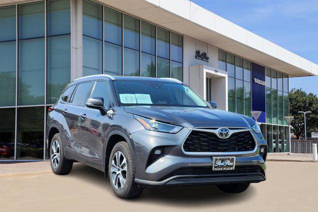used 2023 Toyota Highlander car, priced at $36,490