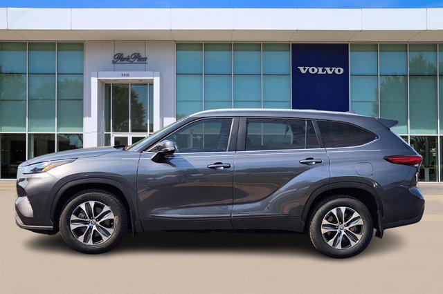 used 2023 Toyota Highlander car, priced at $36,490