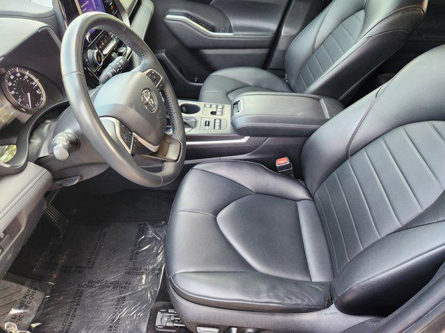 used 2023 Toyota Highlander car, priced at $36,490