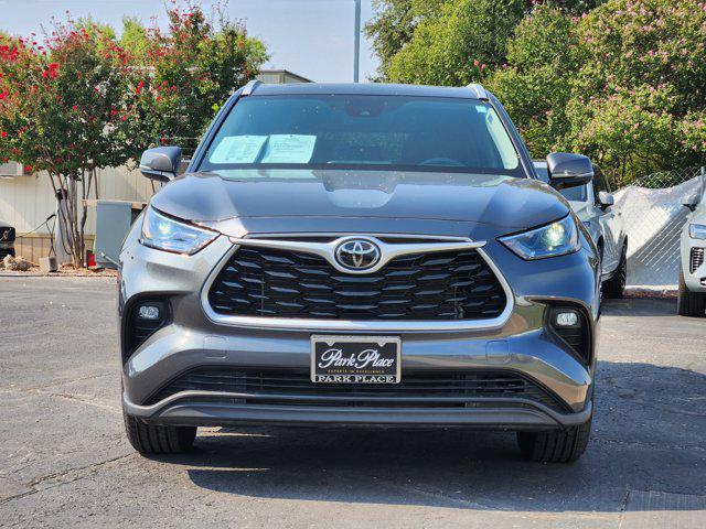used 2023 Toyota Highlander car, priced at $36,490