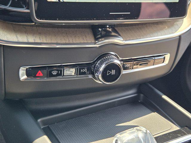 new 2026 Volvo XC60 car, priced at $57,985