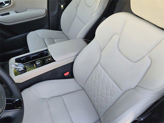 used 2025 Volvo XC90 Plug-In Hybrid car