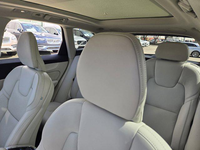 used 2022 Volvo XC60 car, priced at $35,992