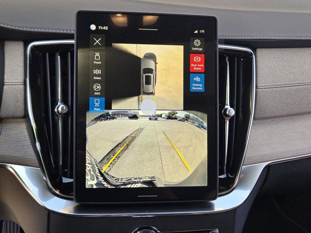 new 2026 Volvo XC90 car, priced at $71,825