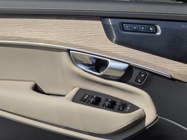 new 2026 Volvo XC90 car, priced at $71,825