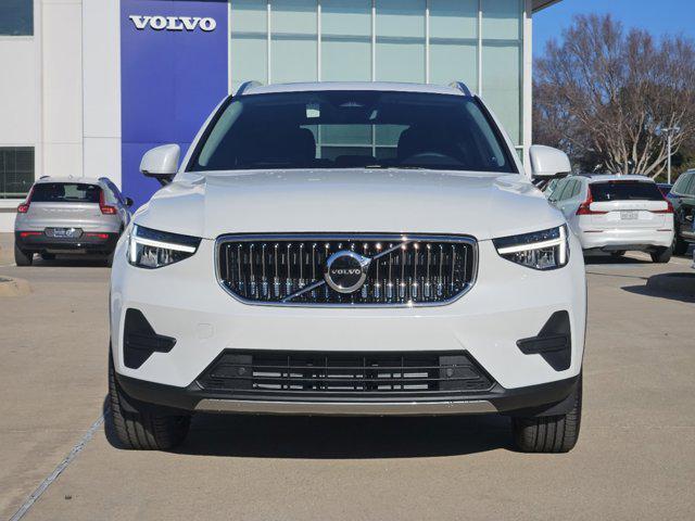 new 2025 Volvo XC40 car, priced at $46,015