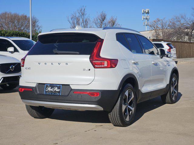 new 2025 Volvo XC40 car, priced at $46,015