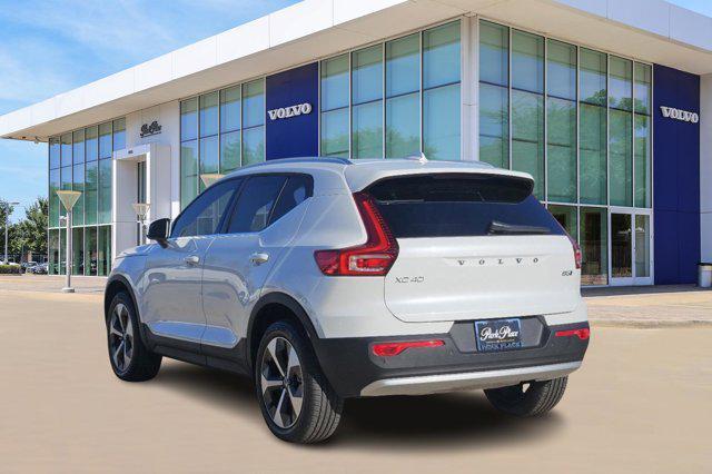 new 2025 Volvo XC40 car, priced at $46,015