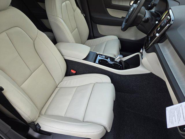 new 2025 Volvo XC40 car, priced at $49,460