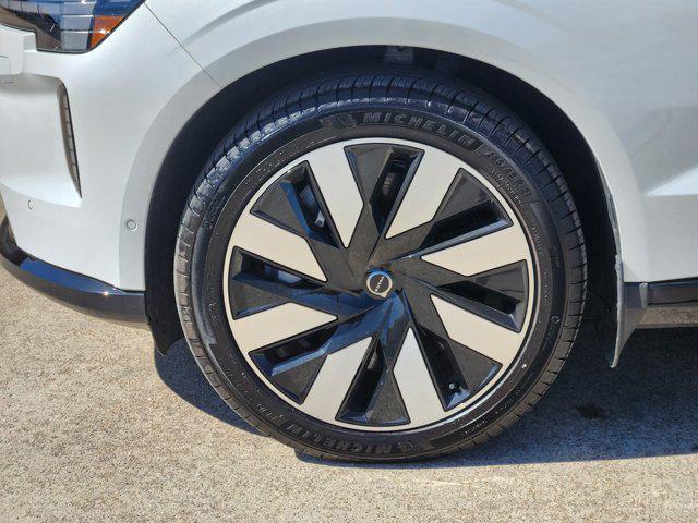 new 2025 Volvo EX90 car, priced at $87,750