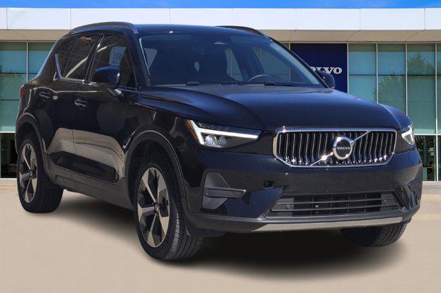 new 2025 Volvo XC40 car, priced at $34,991