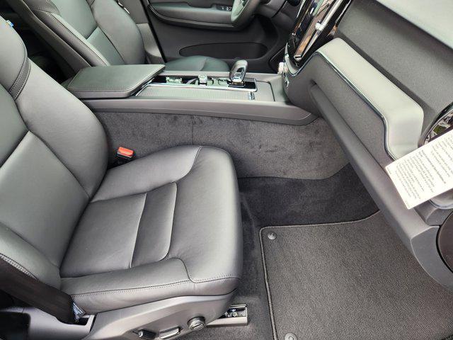 new 2025 Volvo XC60 car, priced at $50,285