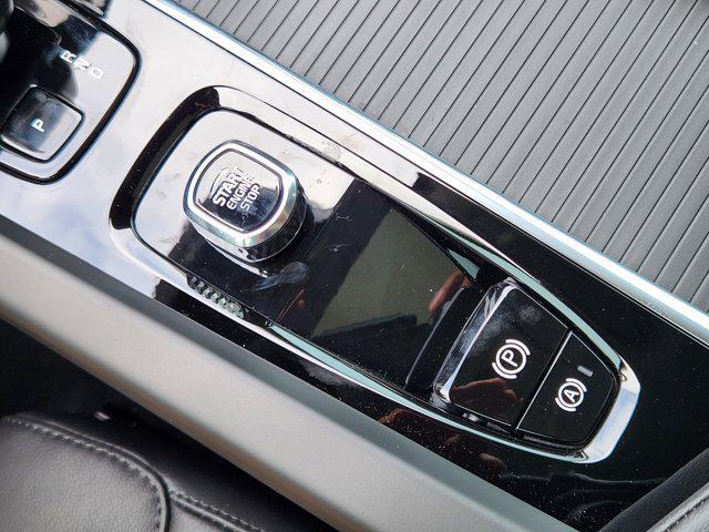 new 2025 Volvo XC60 car, priced at $50,285