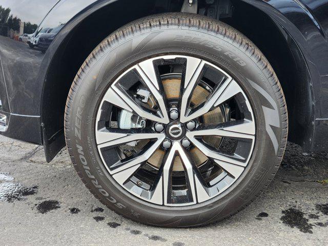 new 2025 Volvo XC60 car, priced at $50,285