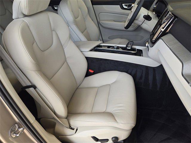 used 2025 Volvo XC60 car