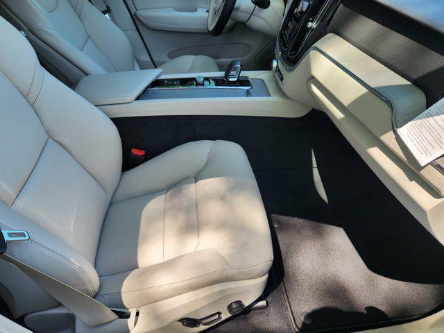 new 2025 Volvo XC60 car, priced at $56,160