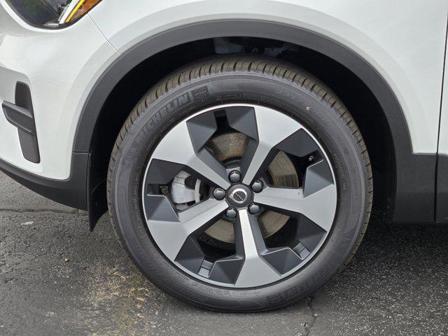 new 2025 Volvo XC40 car, priced at $45,485