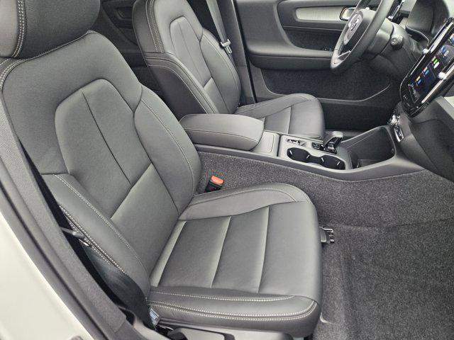new 2025 Volvo XC40 car, priced at $45,485
