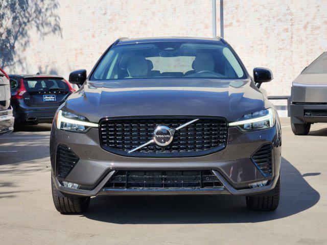 new 2025 Volvo XC60 car, priced at $55,335