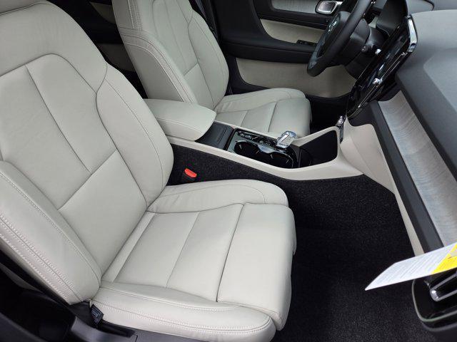 new 2025 Volvo XC40 car, priced at $48,335