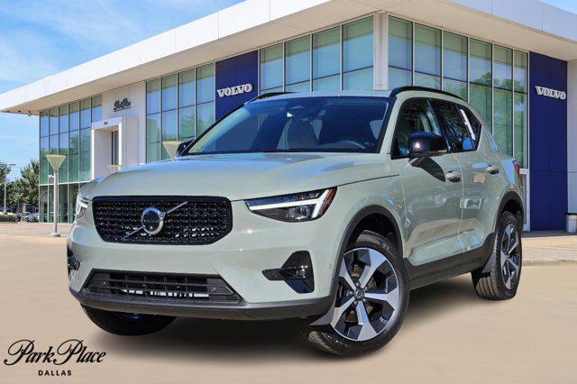 new 2025 Volvo XC40 car, priced at $48,315