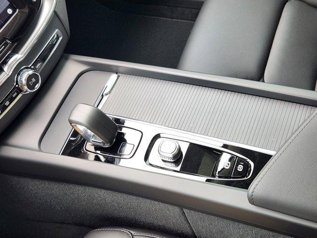 new 2025 Volvo XC60 car, priced at $50,285
