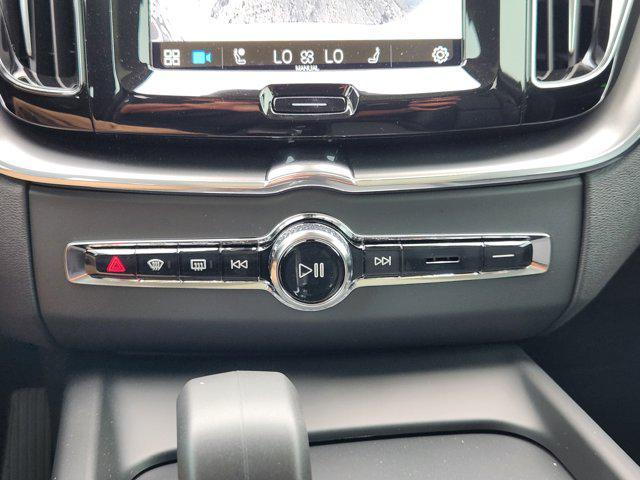 new 2025 Volvo XC60 car, priced at $50,285