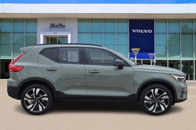 new 2025 Volvo XC40 car, priced at $51,550