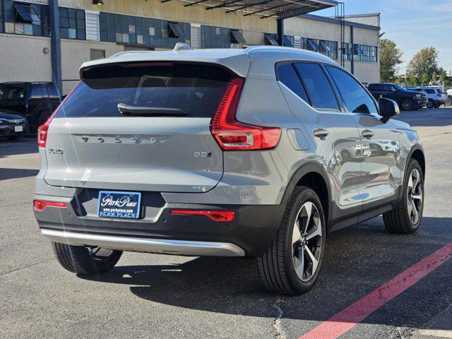 new 2025 Volvo XC40 car, priced at $45,395