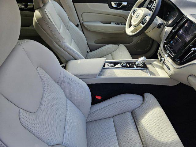 used 2022 Volvo XC60 car, priced at $35,494