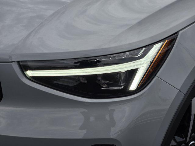 new 2025 Volvo XC40 car, priced at $51,565