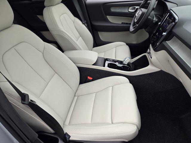 new 2025 Volvo XC40 car, priced at $51,565