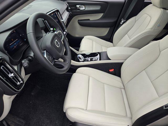 new 2025 Volvo XC40 car, priced at $51,565