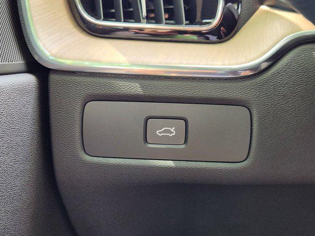 new 2026 Volvo XC60 car, priced at $57,985