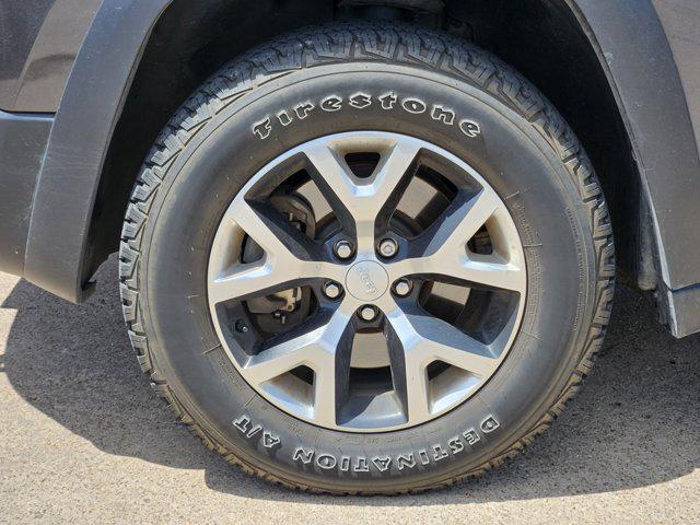 used 2018 Jeep Cherokee car, priced at $19,241